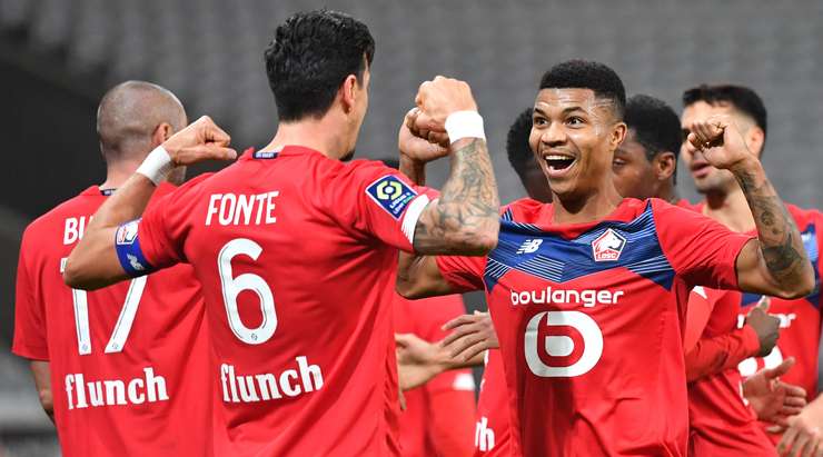 Vào! Bóng được treo vào vòng cấm từ quả phạt góc và tìm đến đầu của Jose Fonte (Lille), người đã nhảy cao nhất và thử vận may với một cú đánh đầu từ gần chấm phạt đền. Pha dứt điểm có đủ lực và đủ chính xác để đi vào góc cao bên phải cầu môn. Tỉ số của trận đấu đã được cập nhật: 2:1.
