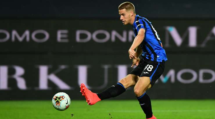 Vào! Một đường chuyền ngang đơn giản của Ruslan Malinovsky đưa bóng đến chân Mario Pasalic (Atalanta) bên trong vòng cấm, anh chỉnh lại tư thế và quất chân đưa bóng lướt qua mé trong cột dọc bên trái rồi vào lưới. Tỉ số là 5:1.