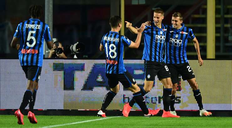 Mario Pasalic (Atalanta) ghi bàn! Mario Pasalic (Atalanta) được kiến tạo bởi Ruslan Malinovsky và anh ấy đã cho thấy sự bình tĩnh tuyệt vời trong vòng cấm để sút vào góc phải phía dưới. 1:0.