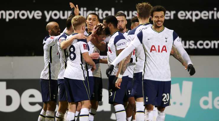 Vào! Một đường chọc khe tuyệt vời của Lucas mở ra khoảng trống cho Alfie Devine (Tottenham) ngay trong vòng cấm, và anh đã không phạm bất kỳ sai lầm nào khi sút mạnh quả bóng về góc thấp bên trái khung thành. Tỉ số là 0:5.