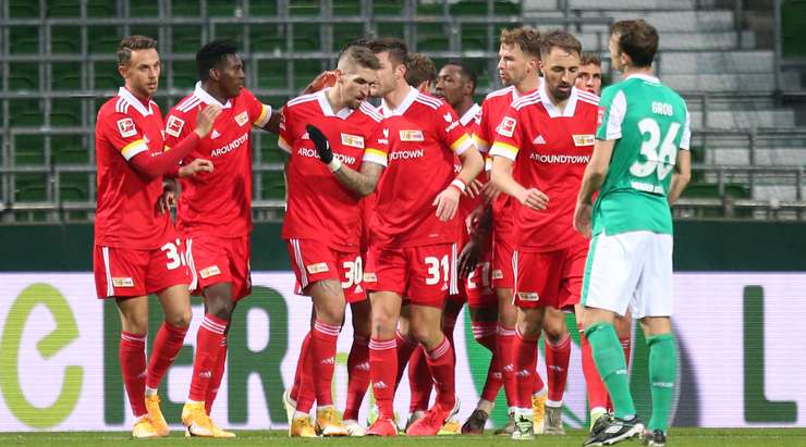 Vào! Taiwo Awoniyi (Union Berlin) chớp cơ hội sau một tình huống bóng bật ra trong vòng cấm và đánh bại thủ môn với một cú sút vào góc thấp bên trái. Tỉ số đã được nâng lên: 0:2.