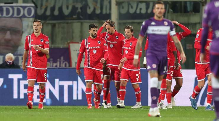 Vào rồi! Manolo Gabbiadini (Sampdoria) tìm được một khoảng trống bên trong vòng cấm và trình diễn một cú đánh đầu cận thành không thể cản phá vào góc thấp bên trái khung thành sau đường lob bóng tinh quái của Antonio Candreva. Tỉ số là 0:1.