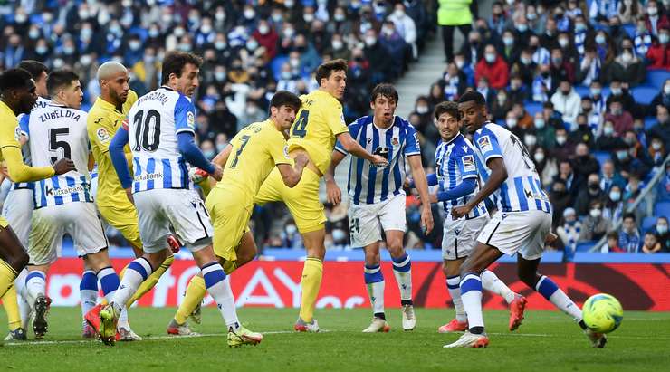 Vào! Bóng được treo vào vòng cấm từ quả phạt góc và tìm đến đầu của Gerard Moreno (Villarreal), người đã nhảy cao nhất và thử vận may với một cú đánh đầu từ gần chấm phạt đền. Pha dứt điểm có đủ lực và đủ chính xác để đi vào góc thấp bên phải cầu môn. Tỉ số của trận đấu đã được cập nhật: 1:1.