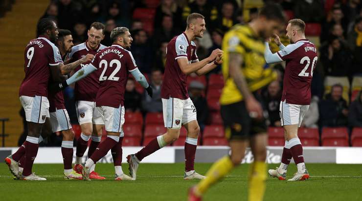 Vào! Tomas Soucek (West Ham) thể hiện sự nhạy bén của mình trong vòng cấm khi anh ấy đón một đường chuyền thông minh từ đồng đội và tung cú sút một chạm vào góc phải phía dưới. Jarrod Bowen là người đã kiến tạo bàn thắng. Tỉ số là 1:1.