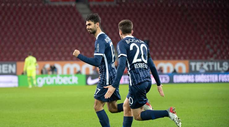 Gerrit Holtmann (Bochum) ghi bàn! Anh ấy có khoảng trống trong vòng cấm khi bóng được treo vào từ quả phạt góc và sút bóng trái phá vào lưới. Pha dứt điểm của anh ấy đi vào góc cao bên trái khung thành.