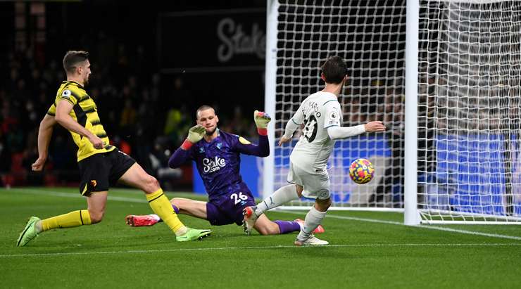 Vào! Bernardo Silva (Manchester City) sút bóng bật ra vào góc trái phía dưới sau khi bóng đến chỗ anh ấy trong vòng cấm. Tỉ số là 0:2.