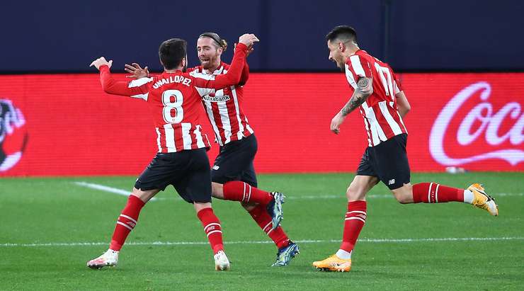 Unai Lopez (Ath Bilbao) ghi bàn từ quả đá phạt đưa bóng vào góc phải phía trên. Một cú sút tuyệt vời!