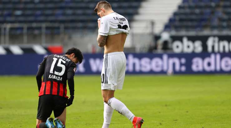 Sự giao tiếp tệ hại giữa Robert Andrich (Union Berlin) và thủ môn đã dẫn tới một bàn phản lưới nhà. Quá tệ. Thôi, hãy chờ xem anh ấy có thể chuộc lại lỗi lầm bằng một bàn thắng lưới đối phương hay không.