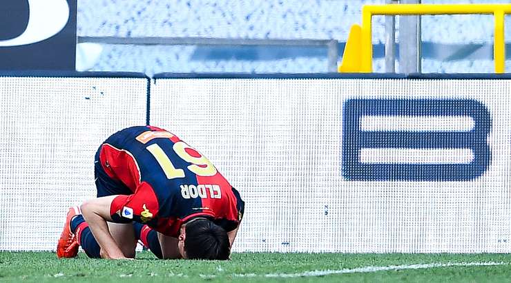 Eldor Shomurodov (Genoa) thực hiện pha chạm một tuyệt vời để kiểm soát một đường chuyền sắc bén tại rìa vòng cấm và cứa bóng vào phía trong cột dọc bên phải theo đúng phong cách sở trường của mình!