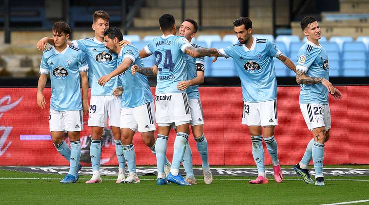 Iago Aspas (Celta Vigo) đón một đường chuyền chính xác bên trong vòng cấm và anh đánh bại thủ môn đối phương với một cú sút đẹp mắt vào góc thấp bên phải, bóng đập cột dọc trước khi đi vào lưới.