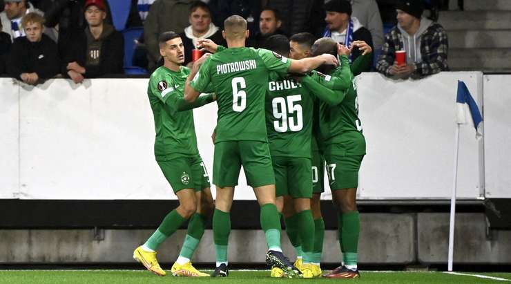 Bóng đã đi vào lưới! Cauly thực hiện một đường chọc khe chuẩn xác cho Matias Tissera (Ludogorets) và cầu thủ này bứt tốc vào vòng cấm để tung một cú sút tuyệt đẹp vào góc dưới bên trái. Tỉ số đã được thay đổi thành 0:1.