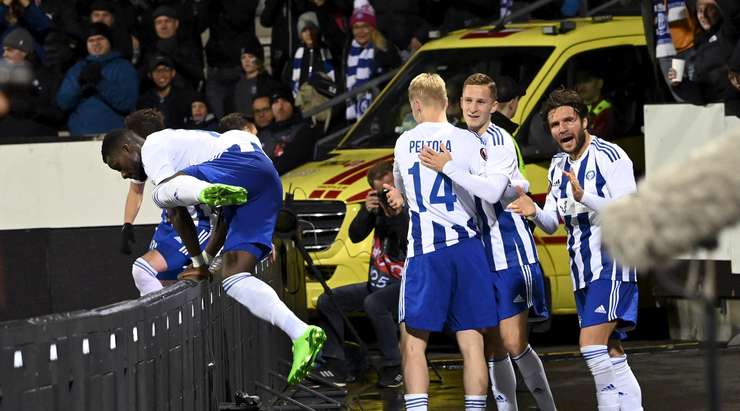 Đường treo bóng từ quả đá phạt tìm đến đầu của Perparim Hetemaj (HJK), và anh đã bật cao đánh đầu hiểm hóc vào góc cao bên phải khung thành.