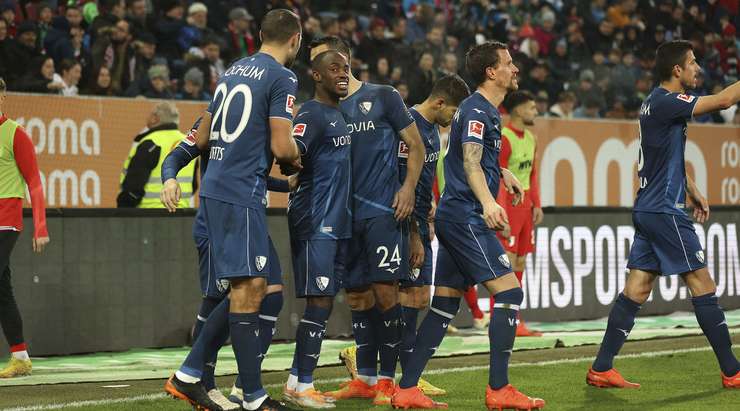 Bóng tìm đến Christopher Antwi-Adjei (Bochum) sau một tình huống lộn xộn trước khung thành. Anh ấy tận dụng khoảng trống có được để dễ dàng đưa bóng vào lưới với thân mình và thay đổi tỉ số thành 0:1.