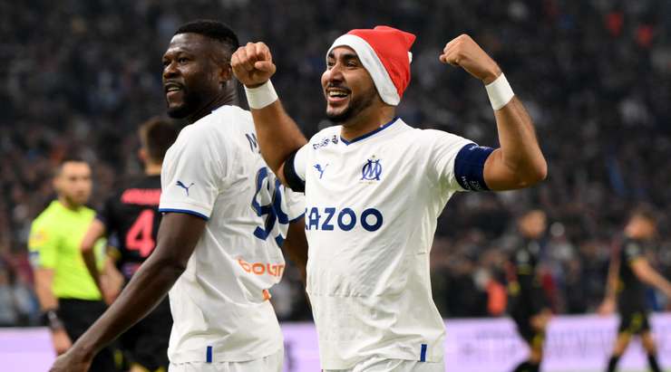 Dimitri Payet (Marseille) nhận đường chuyền từ đồng đội và anh không hề do dự tung một cú sút không thể cản phá vào góc cao bên phải khung thành.