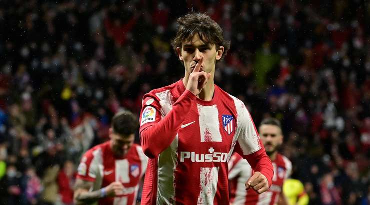 Vào! Thủ môn Jeremias Ledesma phạm một sai lầm tồi tệ và Joao Felix (Atl. Madrid) đã không gặp khó khăn gì để đưa bóng vào lưới, 1:0.