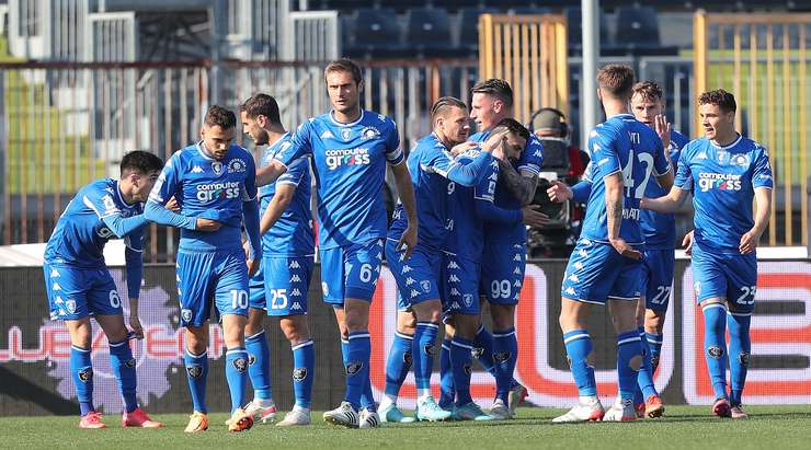 Vào! Một đường chọc khe tuyệt vời của Andrea Pinamonti mở ra khoảng trống cho Federico Di Francesco (Empoli) ngay trong vòng cấm, và anh đã không phạm bất kỳ sai lầm nào khi sút mạnh quả bóng về góc thấp bên trái khung thành. Tỉ số là 1:0.