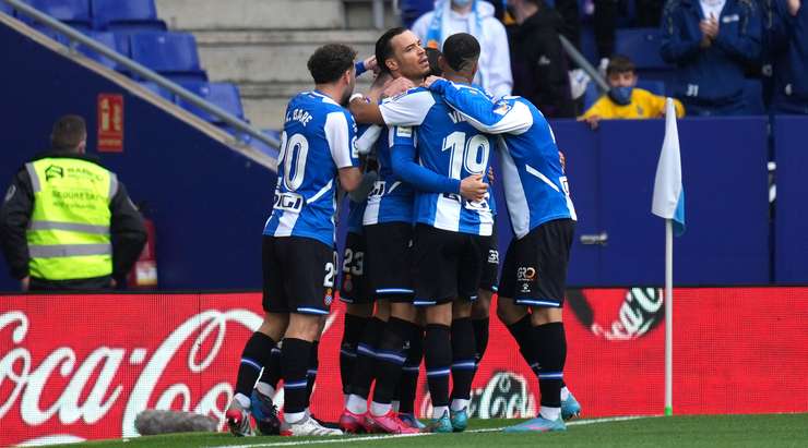 Raul de Tomas (Espanyol) nhận một đường chuyền sát thủ, đặt anh vào thế đối mặt với thủ môn và anh đã ghi bàn với một cú sút căng vào góc thấp bên phải khung thành. Một cú dứt điểm tuyệt đẹp.