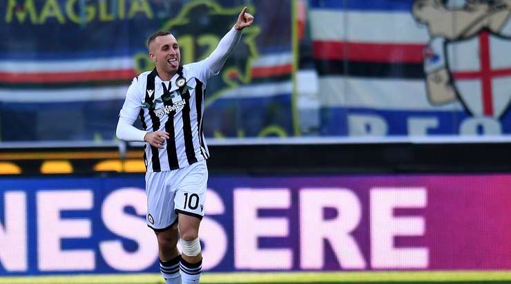 Vào! Roberto Pereyra Gerard Deulofeu (Udinese), người cho thấy quyết tâm tuyệt vời để đón bóng trước một vài hậu vệ và từ trong vòng cấm anh ấy tung cú sút vào nóc lưới! Một pha dứt điểm tuyệt vời - 1:0.