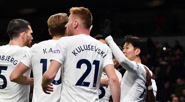 Một bàn phản lưới do lỗi của Michael Keane (Everton), anh nỗ lực ngăn cản một quả tạt của đối phương, nhưng lại xui xẻo làm bóng đổi hướng vào sát cột dọc bên trái của khung thành đội nhà.