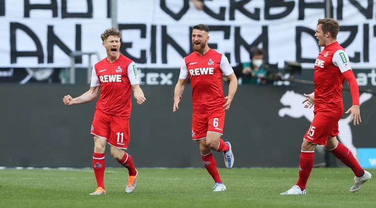 Florian Kainz (Köln) ghi bàn! Florian Kainz (Köln) được kiến tạo bởi Mark Uth và anh ấy đã cho thấy sự bình tĩnh tuyệt vời trong vòng cấm để sút bóng vào lưới. 0:2.