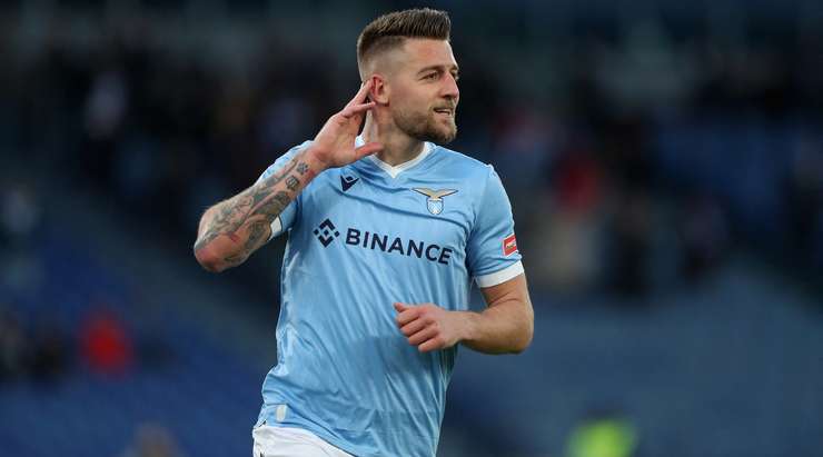 Vào! Bóng từ quả đá phạt trước đó đến chân của Sergej Milinkovic-Savic (Lazio) trong vòng cấm và cầu thủ này tung một cú sút căng chuẩn xác vào góc thấp bên trái khung thành.