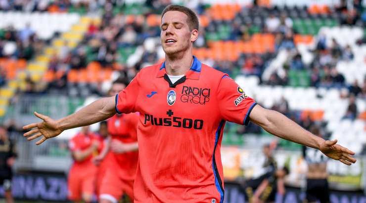Vào! Mario Pasalic (Atalanta) sút bóng bật ra đi chìm vào chính giữa khung thành sau khi bóng đến chỗ anh ấy trong vòng cấm. Tỉ số là 0:1.