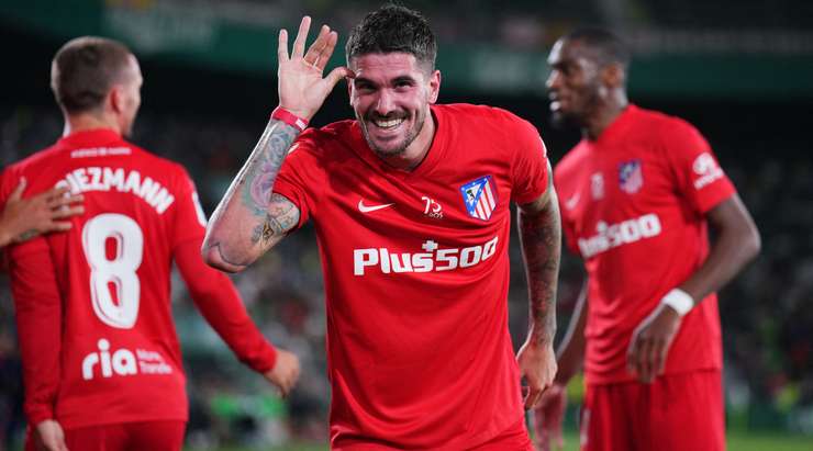Vào! Antoine Griezmann chuyền bóng đến chân của Rodrigo de Paul (Atl. Madrid), người đứng trước mành lưới trống và không gặp khó khăn đệm bóng vào khung thành. 0:2.