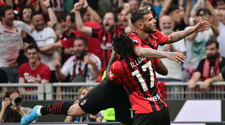 Vào! Theo Hernandez (AC Milan) len lỏi qua các cầu thủ đối phương trước khi tung một cú sút tuyệt diệu từ rìa vòng cấm vào góc thấp bên phải mành lưới. Thủ môn Juan Musso đã không có cơ hội nào để chạm vào quả bóng. Tỉ số là 2:0.
