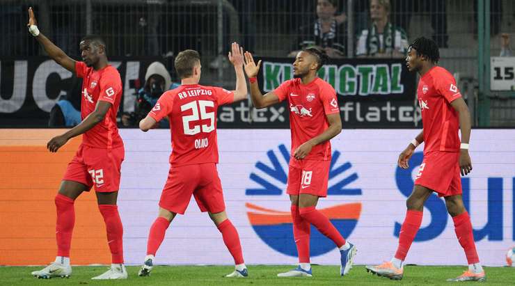 Christopher Nkunku (RB Leipzig) nhận một đường chuyền sát thủ, đặt anh vào thế đối mặt với thủ môn và anh đã ghi bàn với một cú sút lạnh lùng vào góc thấp bên trái khung thành. Một cú dứt điểm xuất sắc.