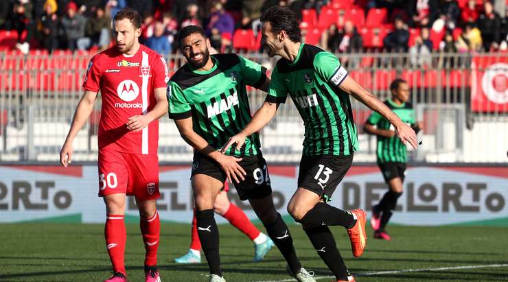 Gian Marco Ferrari (Sassuolo) ghi bàn từ quả phạt góc. Quả bóng trôi qua vòng cấm đến Gian Marco Ferrari (Sassuolo) và anh ấy sút bóng qua thủ môn vào lưới.