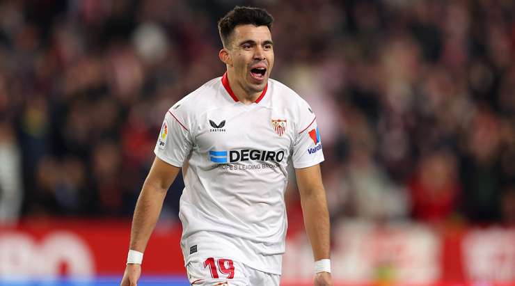 Vào! Marcos Acuna (Sevilla) sút bóng bật ra vào phía trong cột dọc bên phải sau khi bóng đến chỗ anh ấy trong vòng cấm. Tỉ số là 2:0.