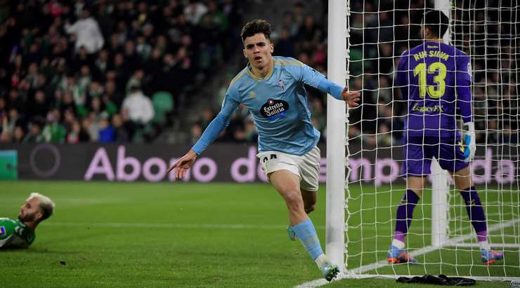 Vào! Gabriel Veiga (Celta Vigo) ghi bàn sau một pha kiến tạo bởi Jorgen Strand Larsen cho phép anh ấy đưa bóng vào lưới trống. Tỉ số là 2:3.