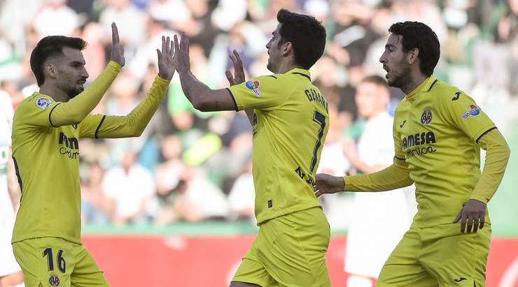 Vào - 1:1! Alejandro Baena kiến tạo cho Gerard Moreno (Villarreal) trong vòng cấm và anh ấy cứa bóng vào bên phải mành lưới và qua Edgar Badia.