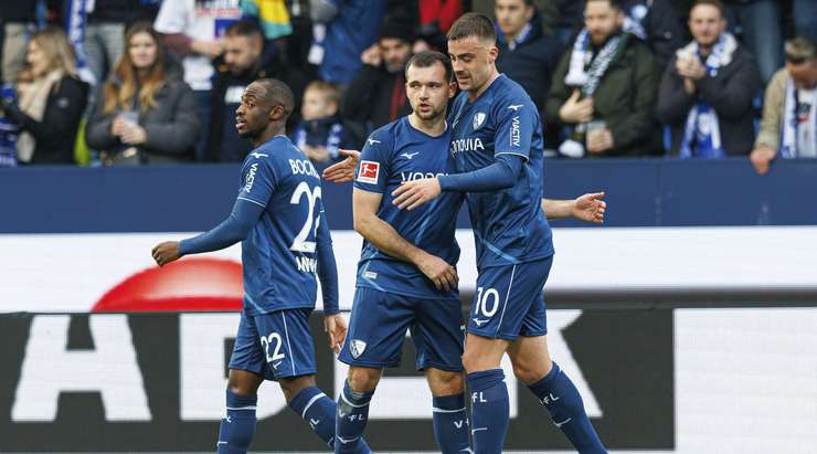 Vào! Christopher Antwi-Adjei chuyền cho Philipp Forster (Bochum) tại rìa vòng cấm và anh ấy tìm đến góc trái phía dưới với một pha dứt điểm tuyệt vời. Tỉ số là 2:0.