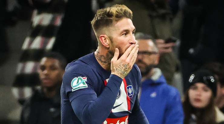 Vào! Neymar thực hiện một quả tạt tốt từ quả phạt góc và bóng tìm đến Sergio Ramos (Paris SG) một cách hoàn hảo. Cầu thủ này đánh đầu căng như kẻ chỉ từ gần chấm phạt đền, đưa bóng thẳng vào góc trái khung thành. Tỉ số là 1:1.