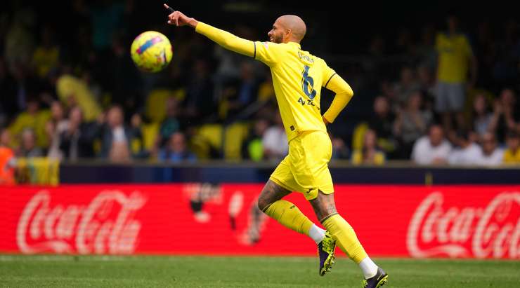 Một pha dứt điểm xuất sắc! Etienne Capoue (Villarreal) khống chế gọn gàng đường chuyền từ Giovani Lo Celso tại rìa vòng cấm, sau đó, anh tung một cú sút căng vào phía bên trái khung thành. Tỉ số là 1:2.
