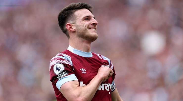 Jarrod Bowen thực hiện một quả tạt bổng chính xác vào vòng cấm. Declan Rice (West Ham) đón bóng và dứt điểm với một cú sút nhanh vào nóc lưới. Thủ môn đã không có cơ hội nào để cản phá! Tỉ số đã được thay đổi thành: 1:1.