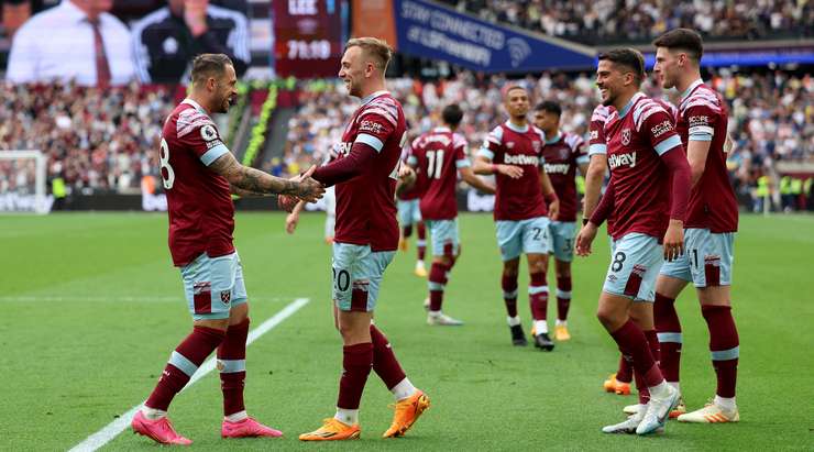 Vào! Một đường chọc khe tuyệt vời của Danny Ings mở ra khoảng trống cho Jarrod Bowen (West Ham) ngay trong vòng cấm, và anh đã không phạm bất kỳ sai lầm nào khi sút mạnh quả bóng về góc thấp bên phải khung thành. Tỉ số là 2:1.