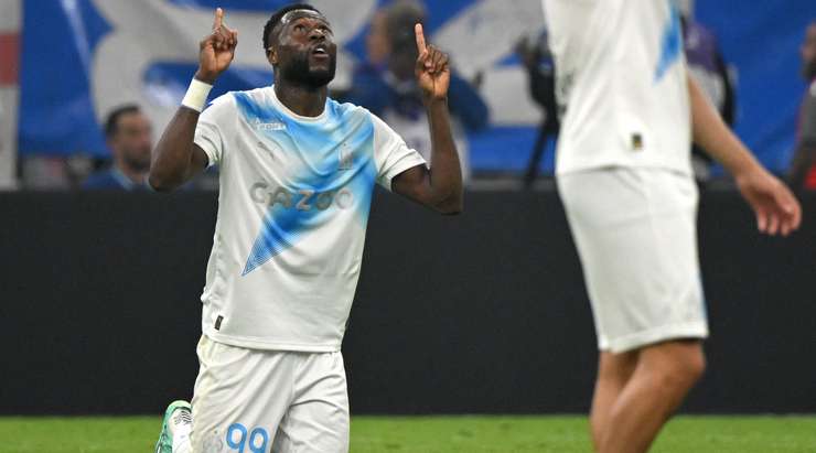 Chancel Mbemba (Marseille) chạy chỗ khôn khéo để đón quả phạt góc được thực hiện rất tốt và đánh đầu từ cự li gần về phía khung thành. Pha dứt điểm của anh đi sượt cột dọc và bóng dội vào góc cao bên phải mành lưới, nâng tỉ số của trận đấu lên: 1:1.